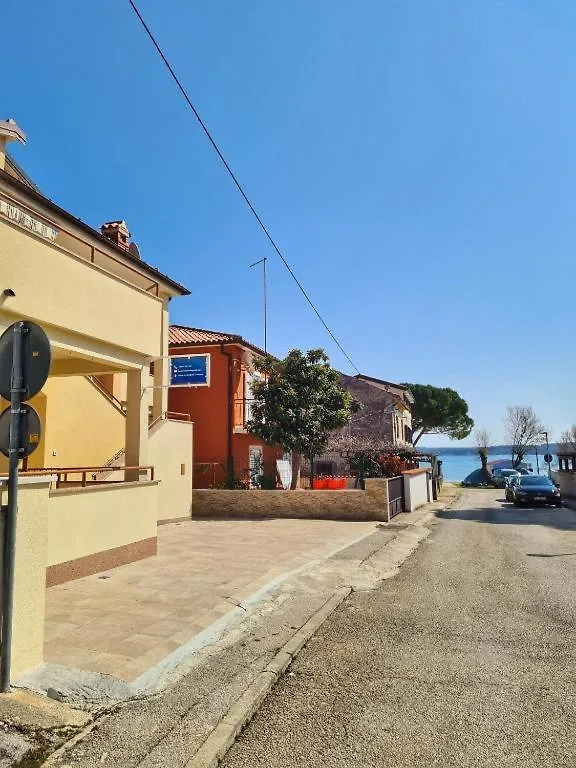 Apartments Manuel Novigrad